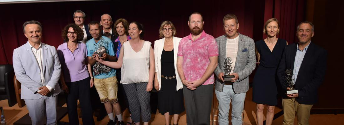 photographie des lauréats 2023 du prix de la recherche participative avec les Présidents d'INRAE, du CNRS et de France Universités 